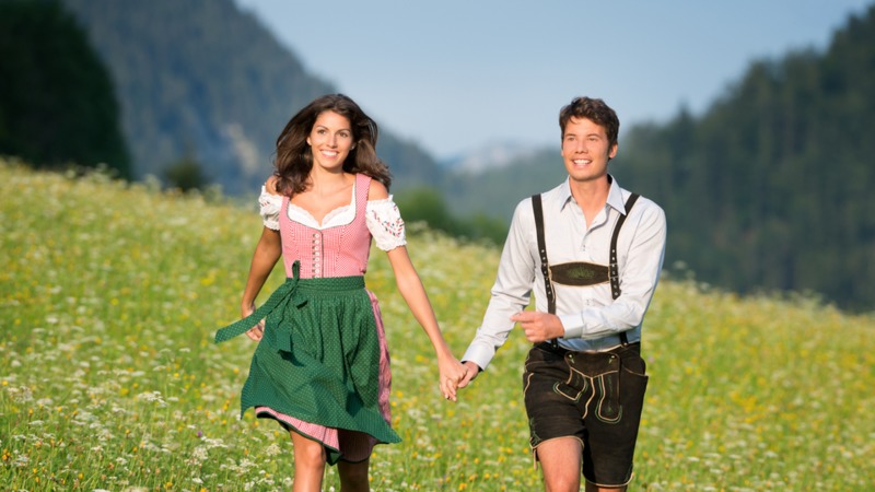 Lederhosen/Dirndl